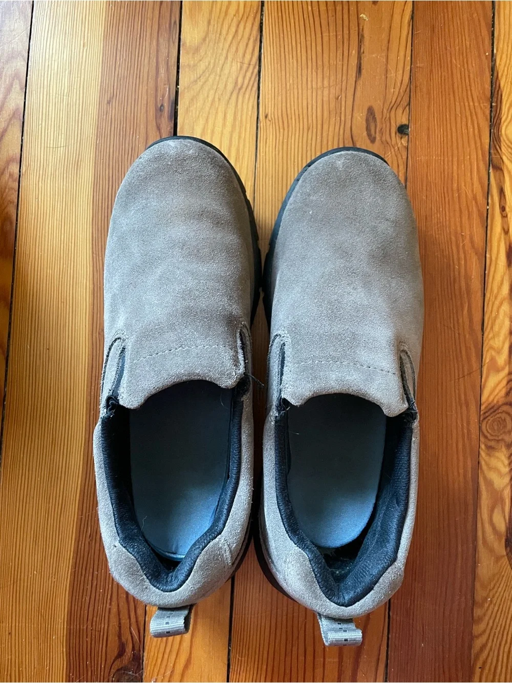Women’s L.L.Bean suede Vibram Arctic Grip slip-ons 🤎